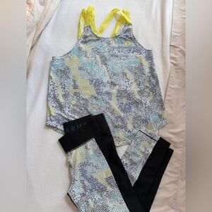 Under Armour Black Leggings capri length with Teal Logo with matching top (s)